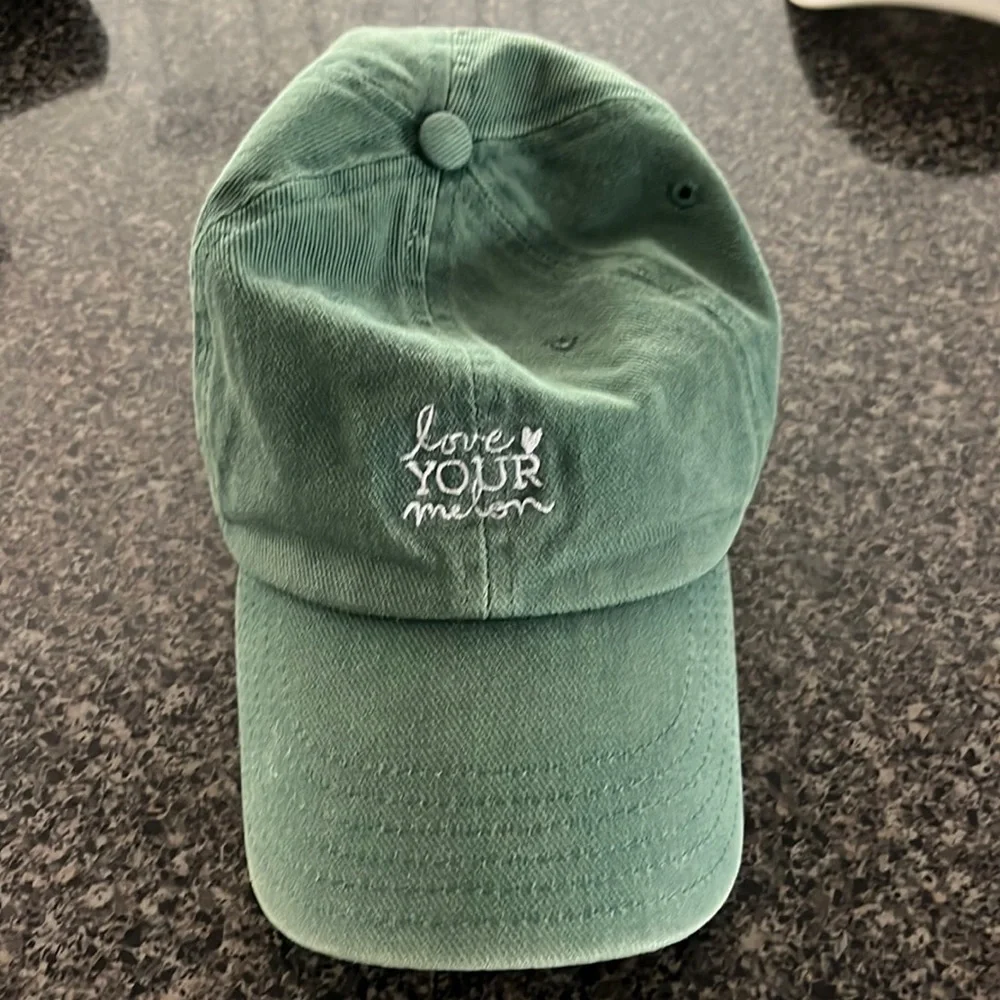 Green love your melon hat! - Picture 1 of 3